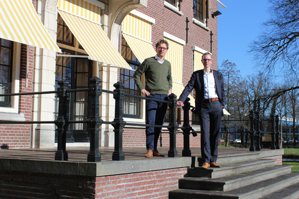 De aanjagers van de Duurzame Scholenfonds-lening: Bernard Brons (rechts) en Hans Jacobs.