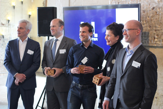 Madaster introductie vrijdag 17-2-2017: Van voor naar achter: Pablo van den Bosch; Heleen van der Vloed, Lars van der Meulen; Clemens Brenninkmeijer; Thomas Rau.